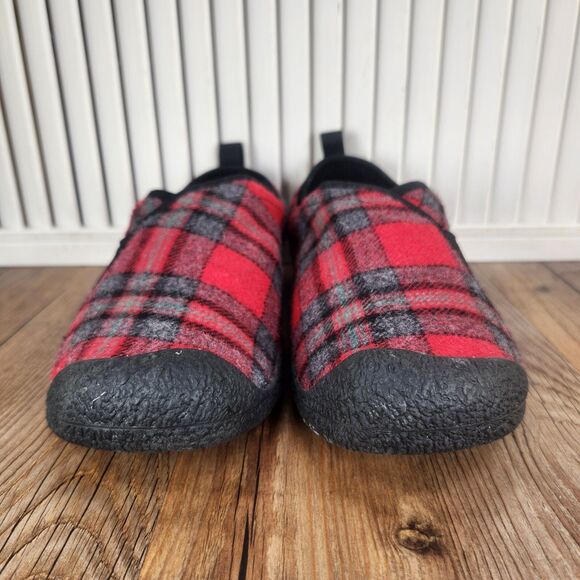 Keen Howser Wrap Womens Sz 7 Red Tartan Plaid Black Cabin Slip On Shoes 1026645 - Picture 2 of 9